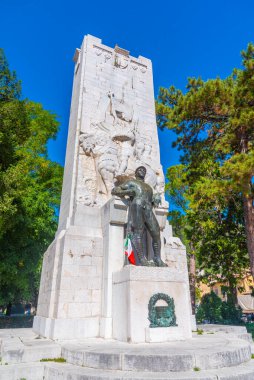 Gubbio, İtalya, 1 Ekim 2021: Monumento ai Caduti İtalyan kenti Gubbio.