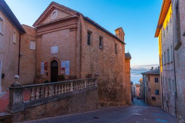 Urbino, İtalya, 1 Ekim 2021: Urbino İtalya 'daki Saint Paolo Kilisesi