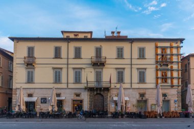 Ascoli Piceno, İtalya, 29 Eylül 2021: Piazza Arringo İtalyan şehri Ascoli Piceno.