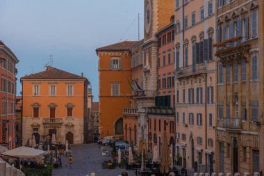 Ancona, İtalya, 28 Eylül 2021: Ancona, İtalya 'da Piazza del Plebiscito' nun gündoğumu manzarası.