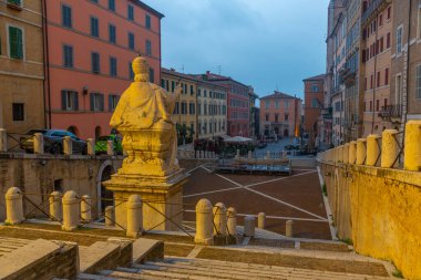 Ancona, İtalya, 28 Eylül 2021: Ancona, İtalya 'da Piazza del Plebiscito' nun gündoğumu manzarası.
