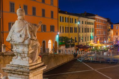Ancona, İtalya, 27 Eylül 2021: Ancona, İtalya 'da Piazza del Plebiscito' nun gece manzarası.