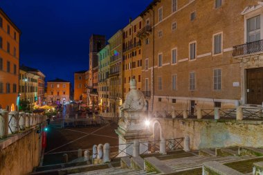 Ancona, İtalya, 27 Eylül 2021: Ancona, İtalya 'da Piazza del Plebiscito' nun gece manzarası.