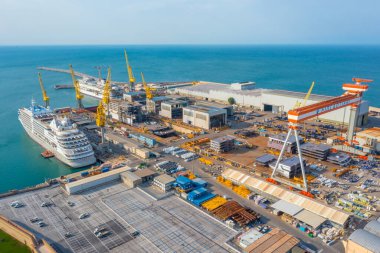 Ancona, İtalya, 26 Eylül 2021: Fincantieri limanı, Ancona, İtalya.