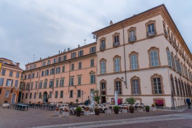 Piacenza, İtalya, 26 Eylül 2021: İtalyan Piacenza kentindeki Palazzo Anguissola.