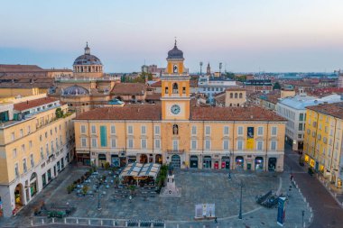 Parma, İtalya, 25 Eylül 2021: İtalyan kenti Parma 'da Palazzo del Governatore.