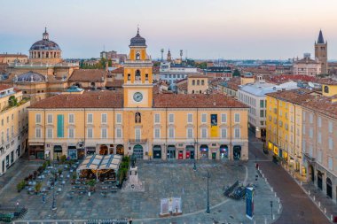 Parma, İtalya, 25 Eylül 2021: İtalyan kenti Parma 'da Palazzo del Governatore.