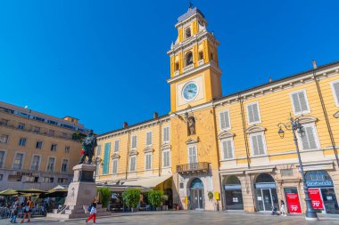 Parma, İtalya, 24 Eylül 2021: İtalyan kenti Parma 'da Palazzo del Governatore.