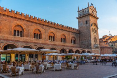 Mantua, İtalya, 23 Eylül 2021: İtalyan şehri Mantua 'da Palazzo della Ragione.