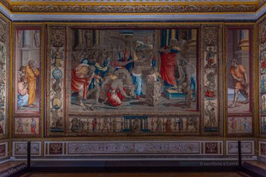 Mantua, İtalya, 23 Eylül 2021: İtalyan kenti Mantua 'daki Palazzo Ducale' nin içindeki duvar halıları.