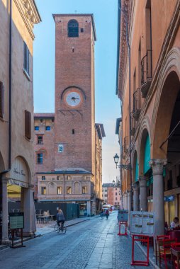 Mantua, İtalya, 23 Eylül 2021: İtalyan şehri Mantua 'da Palazzo della Ragione.