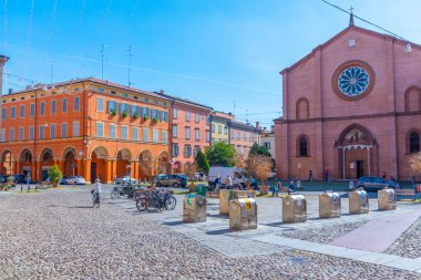 Modena, İtalya, 23 Eylül 2021: İtalyan kenti Modena 'daki S. Francesco D' Assisi Kilisesi.