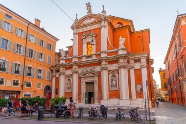 Modena, İtalya, 22 Eylül 2021: İtalyan kenti Modena 'daki San Giorgio Kilisesi.