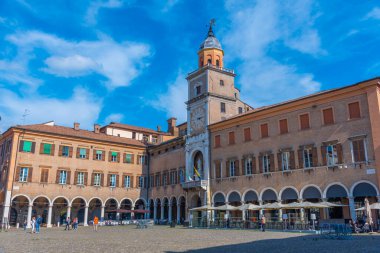 Modena, İtalya, 22 Eylül 2021: İtalyan kenti Modena 'daki Palazzo Comunale.
