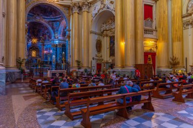 Bologna, İtalya, 22 Eylül 2021: Bologna, İtalya 'da Madonna di San Luca Sığınağı.