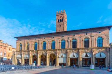 Bolonya, İtalya, 22 Eylül 2021: İtalyan kentindeki podesta sarayının manzarası.