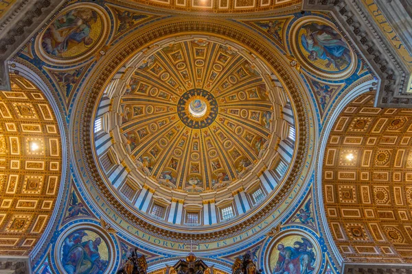 Řím Itálie Října 2021 Dekorovaný Strop Baziliky San Pietro Vatikánu — Stock fotografie