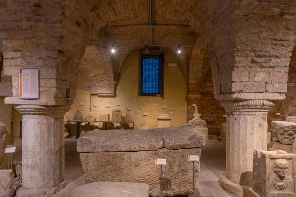 Assisi, İtalya, 3 Ekim 2021: Roma Forumu ve Assisi, İtalya Arkeoloji Müzesi.