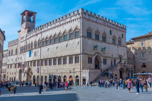 Perugia, İtalya, 2 Ekim 2021: İtalya 'nın eski Perugia kentindeki Palazzo dei Priori.