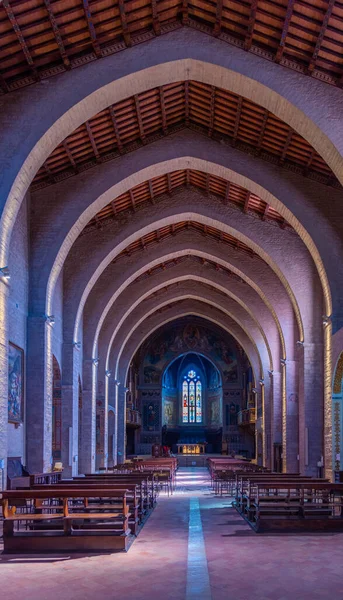 Gubbio, İtalya, 1 Ekim 2021: İtalyan kenti Gubbio 'da Santi Mariano ve Giacomo Katedrali.