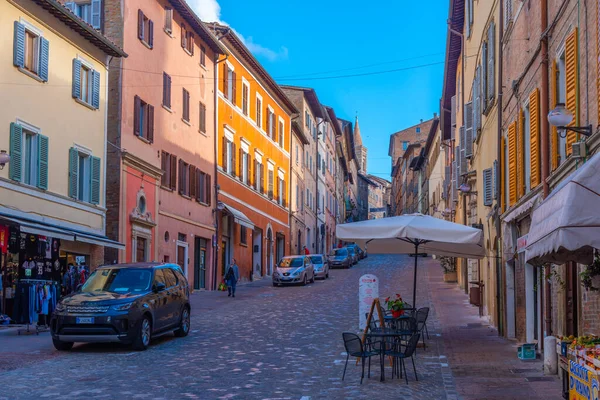 Urbino Italia Octubre 2021 Calle Estrecha Casco Antiguo Urbino Italia — Foto de Stock