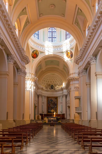 Urbino, İtalya, 1 Ekim 2021: İtalya 'nın Urbino kentindeki Santa Maria Assunta Katedrali.