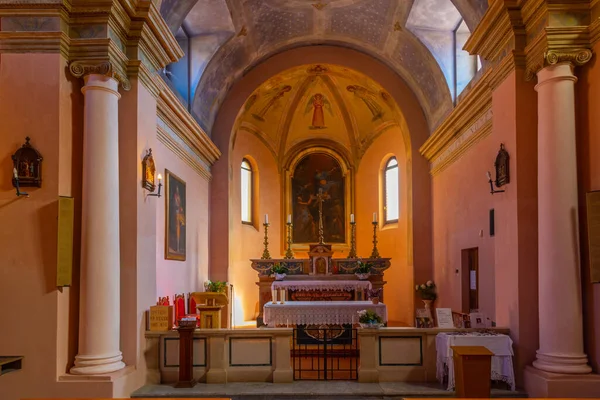 Gradara, İtalya, 30 Eylül 2021: Gradara, İtalya 'da Aziz John Baptist Kilisesi.