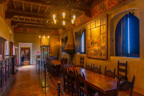Gradara, İtalya, 30 Eylül 2021: İtalya 'daki Castello di Gradara Odası.