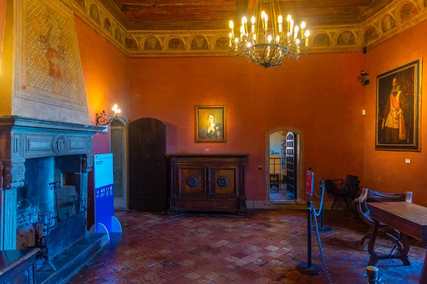 Gradara, İtalya, 30 Eylül 2021: İtalya 'daki Castello di Gradara Odası.