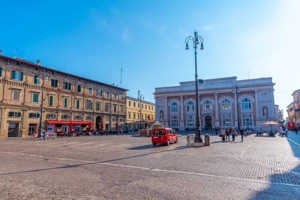 Pesaro Itálie Září 2021 Piazza Del Popolo Poštovním Palácem Fontánou — Stock fotografie
