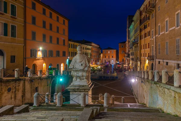 Ancona, İtalya, 27 Eylül 2021: Ancona, İtalya 'da Piazza del Plebiscito' nun gece manzarası.
