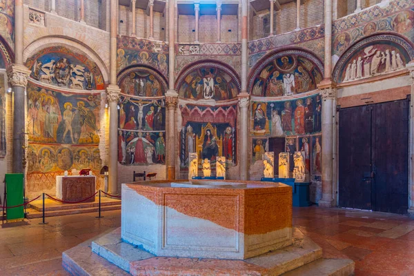 Parma, İtalya, 25 Eylül 2021: Parma İtalya 'nın Vaftizhanesi