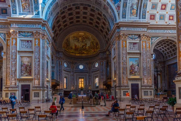 マントヴァ イタリア 2021年9月24日 イタリアのマントヴァにある聖アンドレア大聖堂の内部 — ストック写真
