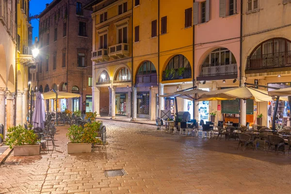 Mantua Italia Septiembre 2021 Vista Nocturna Una Calle Centro Ciudad — Foto de Stock