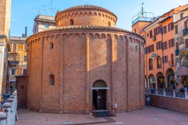 Mantua, İtalya, 23 Eylül 2021: Rotonda di San Lorenzo İtalyan kentinde.