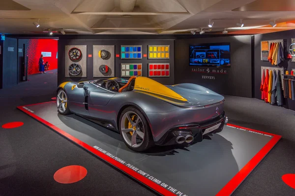 Maranello, İtalya, 23 Eylül 2021: Ferrari Monza SP1 Maranello, İtalya 'daki Ferrari müzesinin içinde.