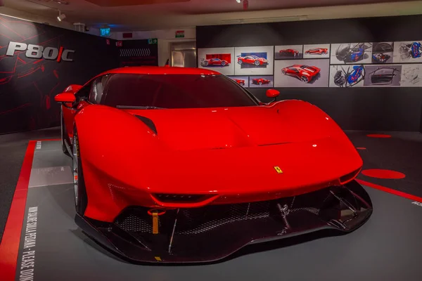 Maranello, İtalya, 23 Eylül 2021: Ferrari P80 Maranello, İtalya 'daki Ferrari müzesinin içinde.