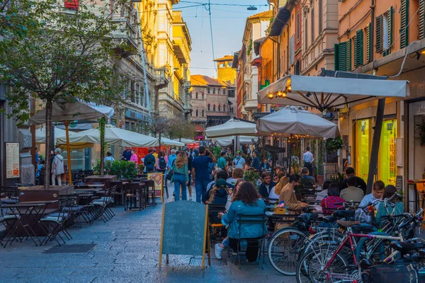 Bologna Italië September 2021 Uitgaansleven Oude Binnenstad Van Bologna Italië — Stockfoto