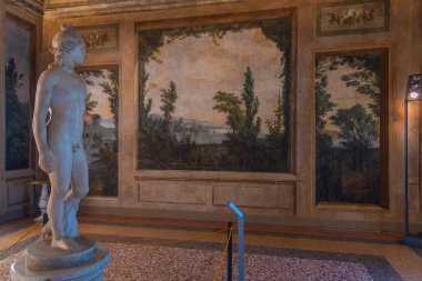 Bolonya, İtalya, 21 Eylül 2021: İtalya 'nın Bologna kentindeki Palazzo Comunale' de Oda.