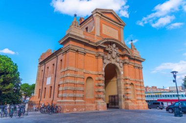 Bologna, İtalya, 21 Eylül 2021: antik Galliera kapısı (Porta Galliera) Bologna, İtalya.