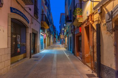Plasencia, İspanya, 17 Mayıs 2021: İspanyol şehri Plasencia 'da ticari cadde