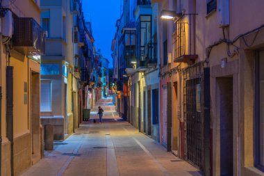 Plasencia, İspanya, 17 Mayıs 2021: İspanyol şehri Plasencia 'da ticari cadde