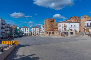 Caceres, İspanya, 18 Mayıs 2021: İspanyol kenti Caceres 'in Plaza Belediye Başkanı