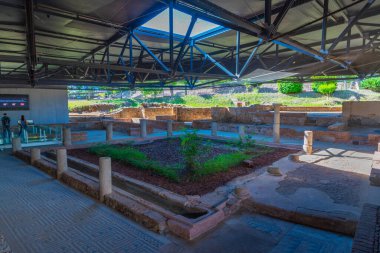 Merida, İspanya, 20 Mayıs 2021: Merida, İspanya 'da Casa del Anfiteatro Roma harabeleri