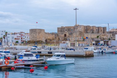Tarifa, İspanya, 23 Mayıs 2021: İspanyol kenti Tarifa 'da Marina