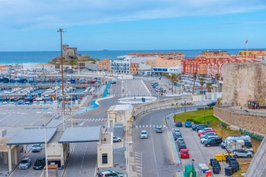 Tarifa, İspanya, 23 Mayıs 2021: Tarifa İspanya 'daki liman manzarası