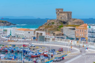 Tarifa, İspanya, 23 Mayıs 2021: Tarifa İspanya 'daki liman manzarası