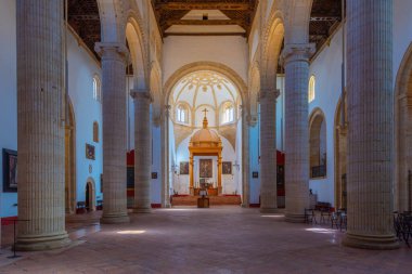 Antequera, İspanya, 24 Mayıs 2021: İspanya 'nın Antequera kentindeki Santa Maria La Belediye Başkanı Kilisesi