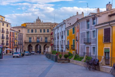 Cuenca, İspanya, 26 Mayıs 2021: İspanyol kenti Cuenca 'nın Plaza Belediye Başkanı