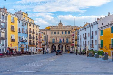 Cuenca, İspanya, 26 Mayıs 2021: İspanyol kenti Cuenca 'nın Plaza Belediye Başkanı